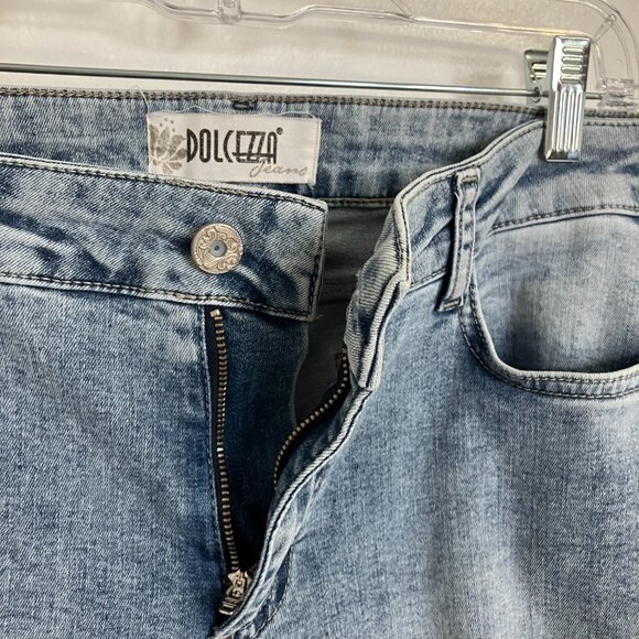 Dolcezza Capri Jeans Stretchy Women's Size 12 - Picture 3 of 6